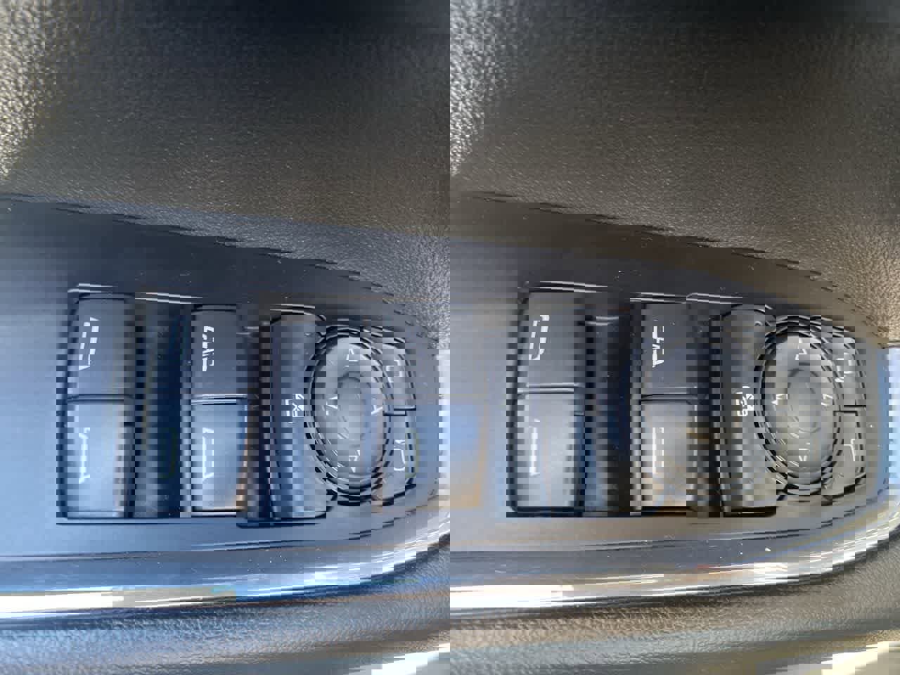 Used 2022 Chevrolet Silverado 1500 LT Trail Boss AWD/4WD image 13