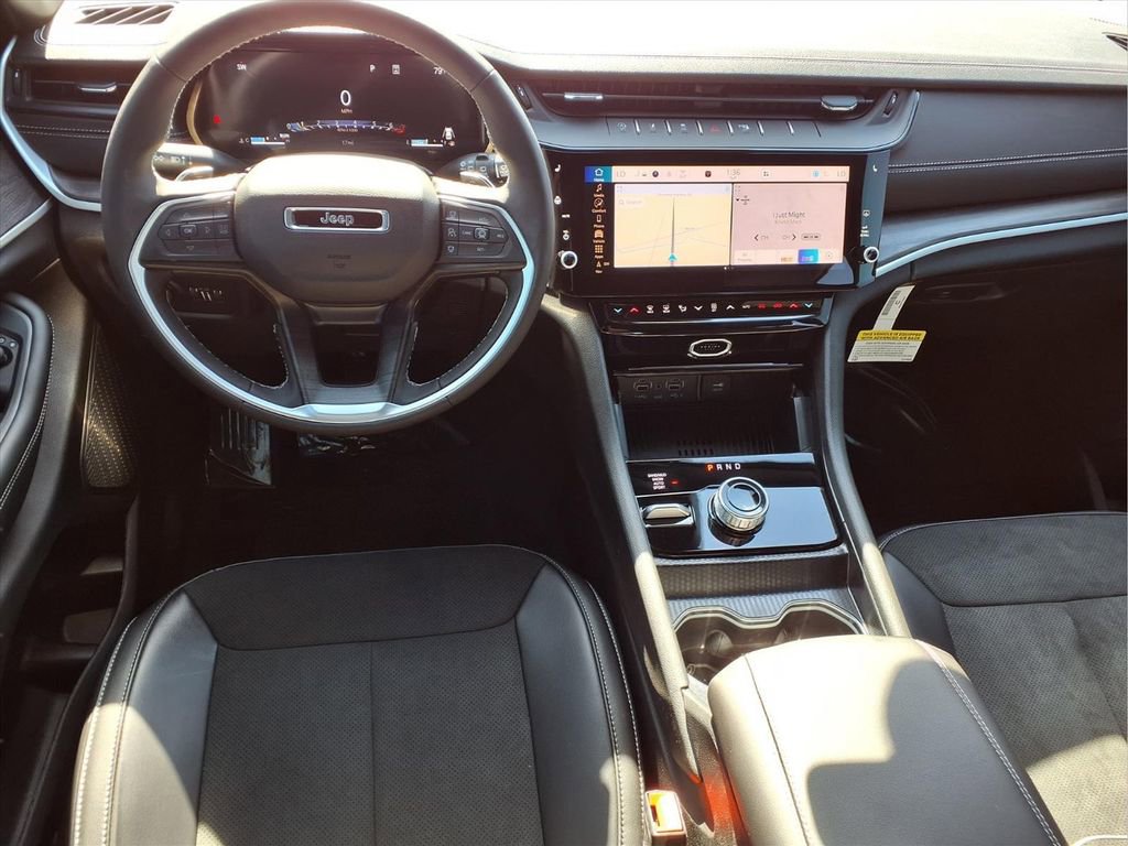 New 2026 Jeep Grand Cherokee Laredo image 10