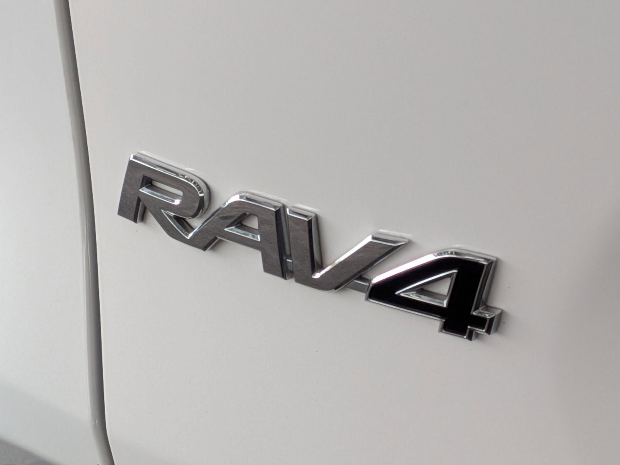 Certified 2025 Toyota RAV4 XLE FWD image 29