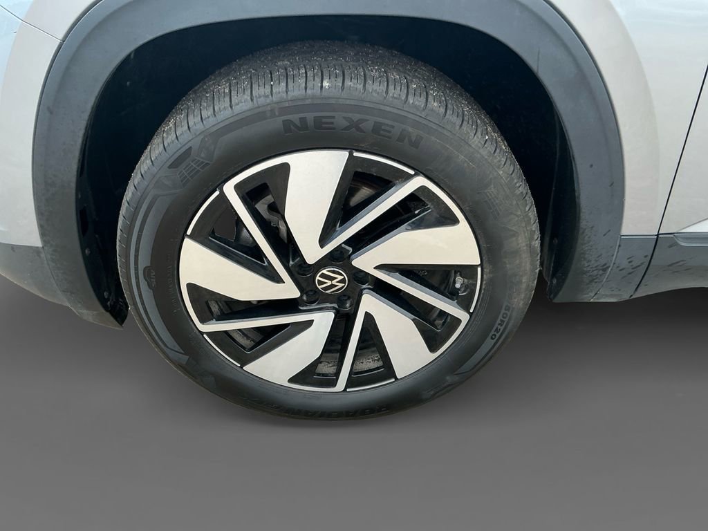 Used 2025 Volkswagen Atlas SE image 14