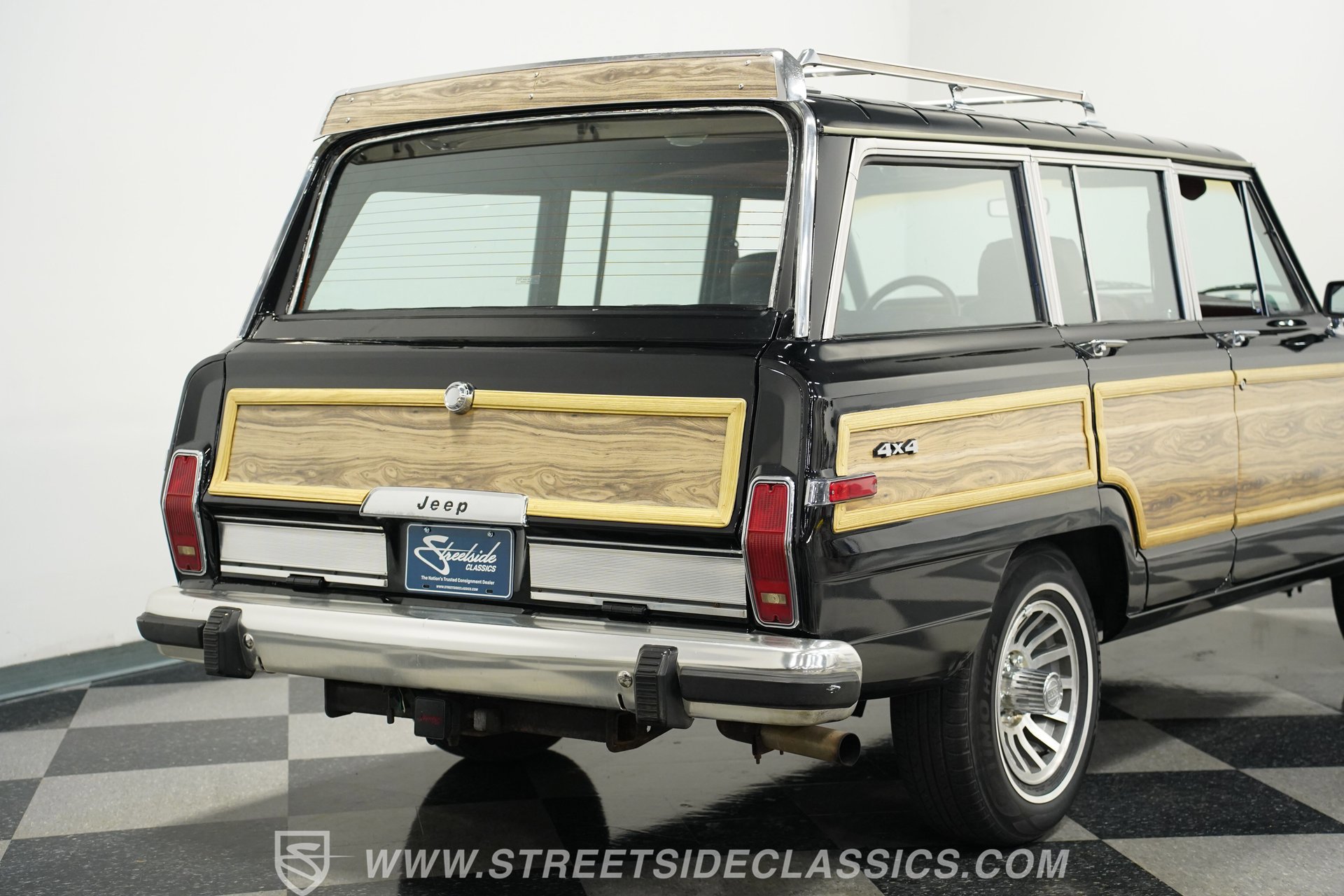 Used 1988 Jeep Grand Wagoneer image 23