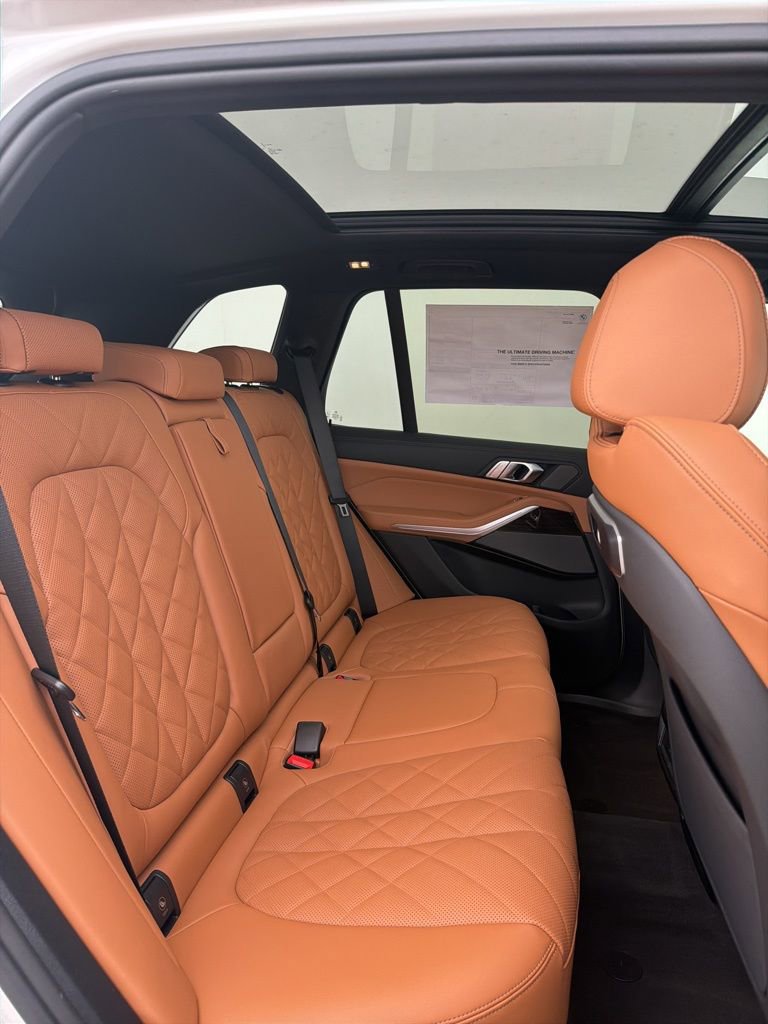 New 2026 BMW X7 M60i image 65