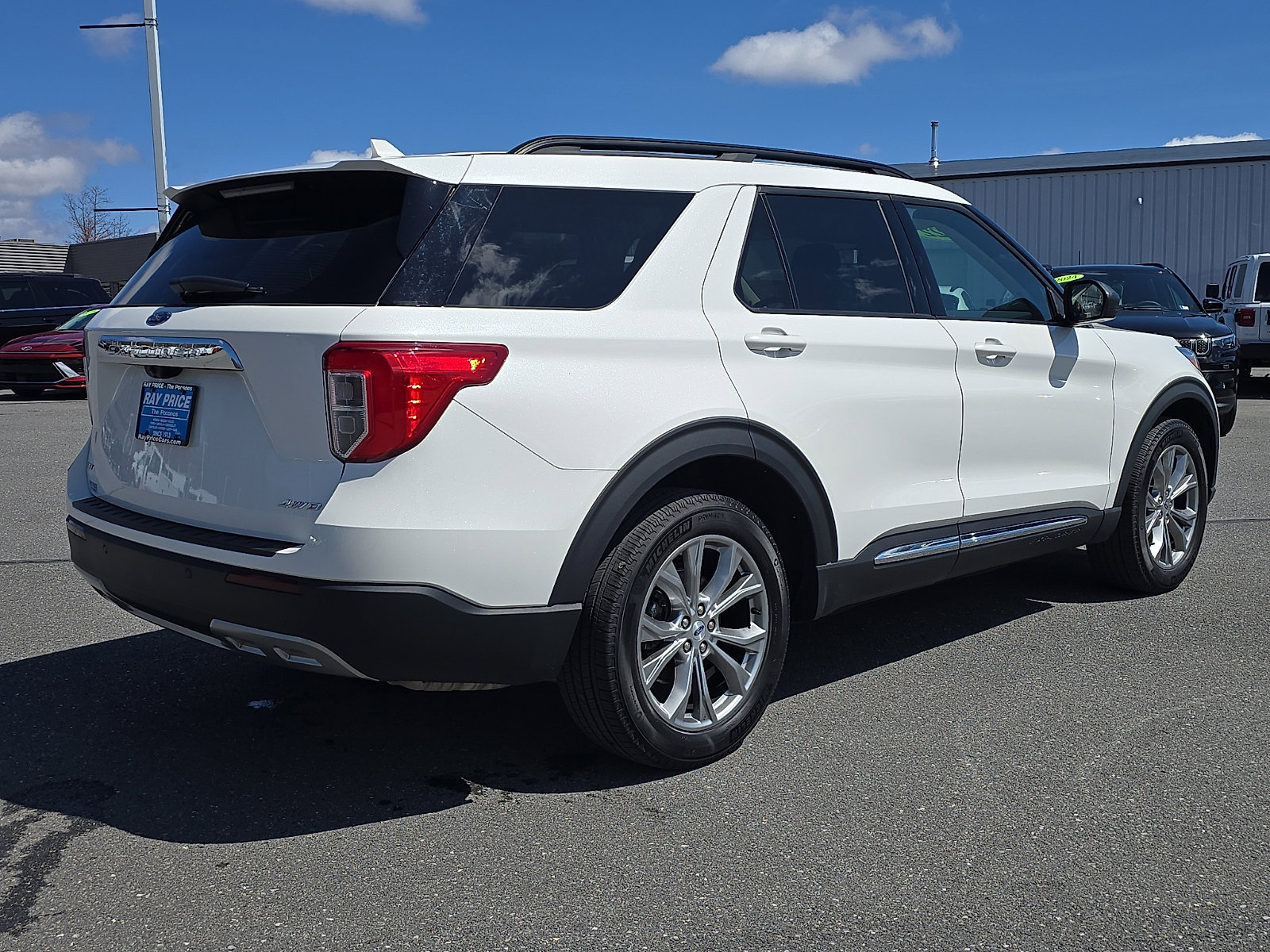 Certified 2022 Ford Explorer XLT w/ Equipment Group 202A AWD/4WD image 6