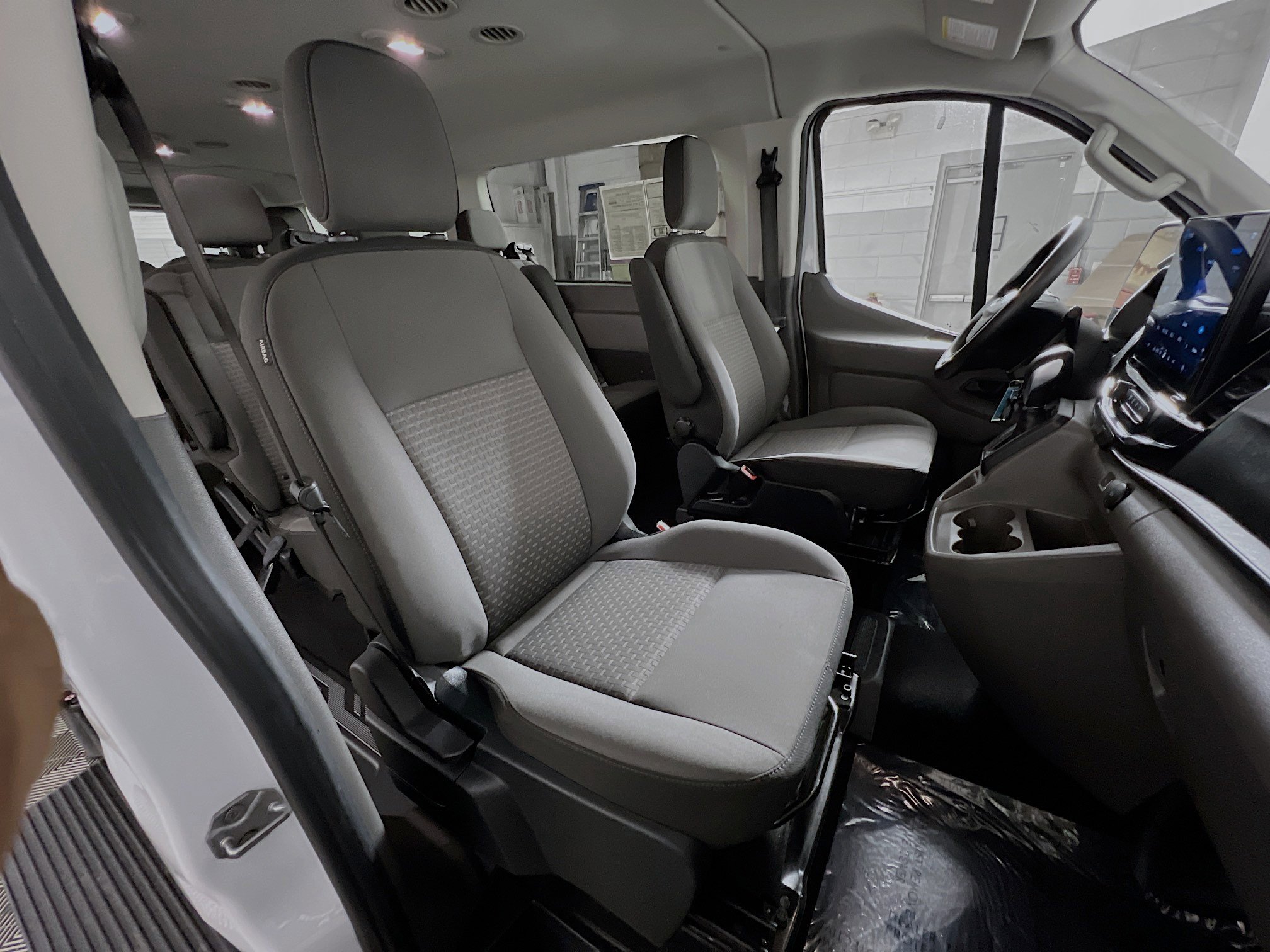 Used 2023 Ford Transit 350 XLT image 28