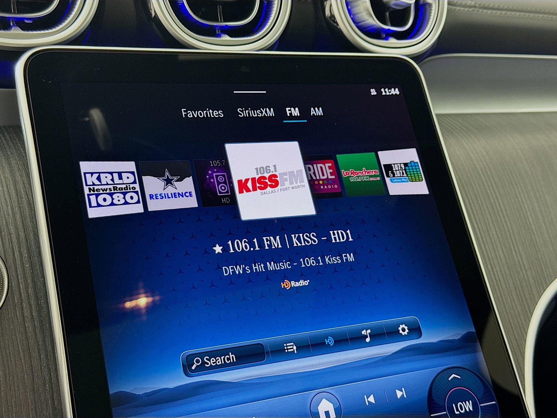 Used 2025 Mercedes-Benz GLC 300 image 16