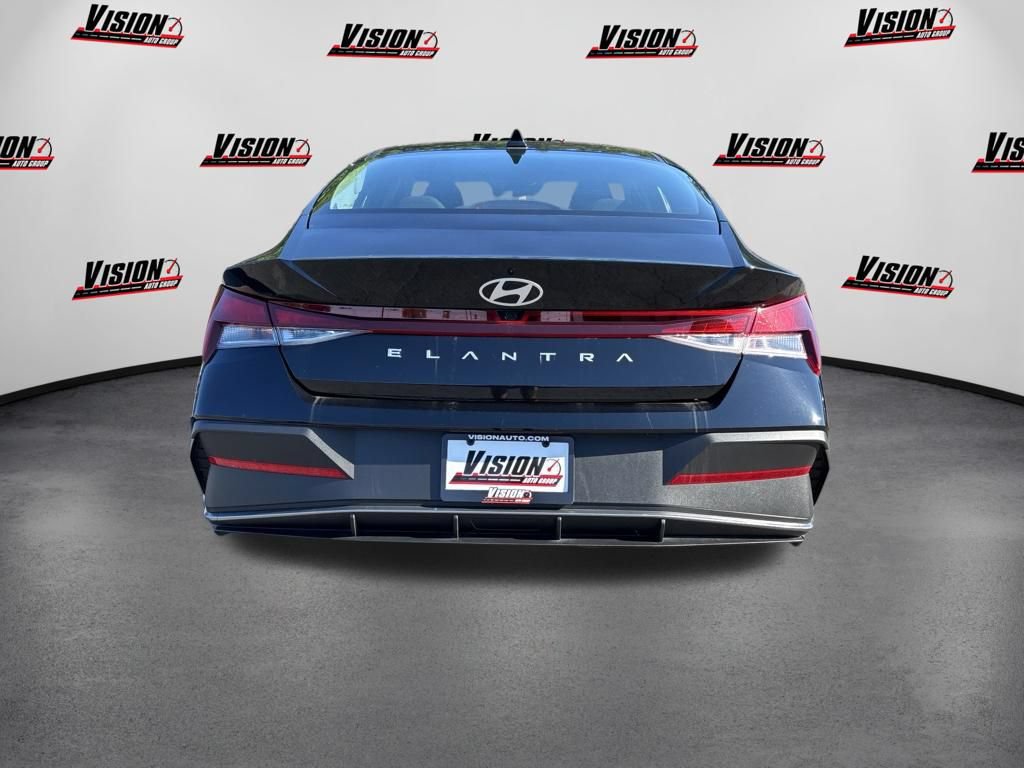 Certified 2024 Hyundai Elantra SEL FWD image 4