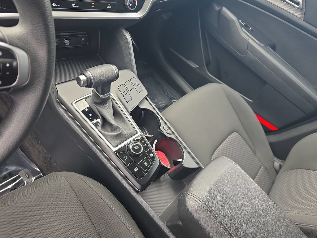 Used 2025 Kia Sportage LX FWD image 21