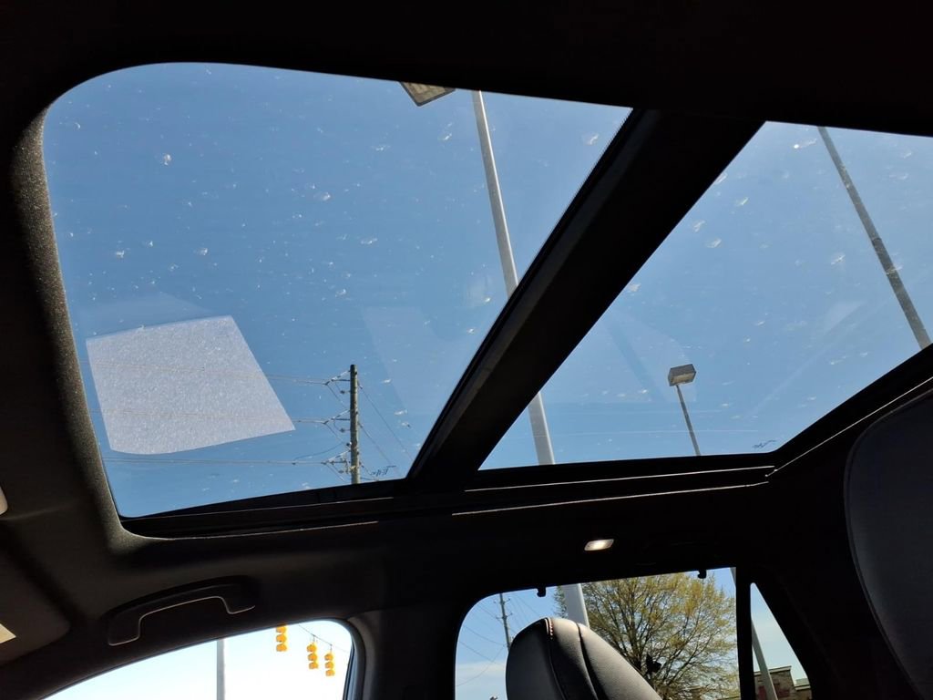 Used 2025 Honda Pilot Black Edition image 12