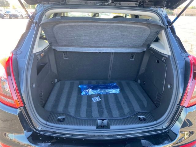 Used 2022 Buick Encore Preferred w/ Safety Package image 19