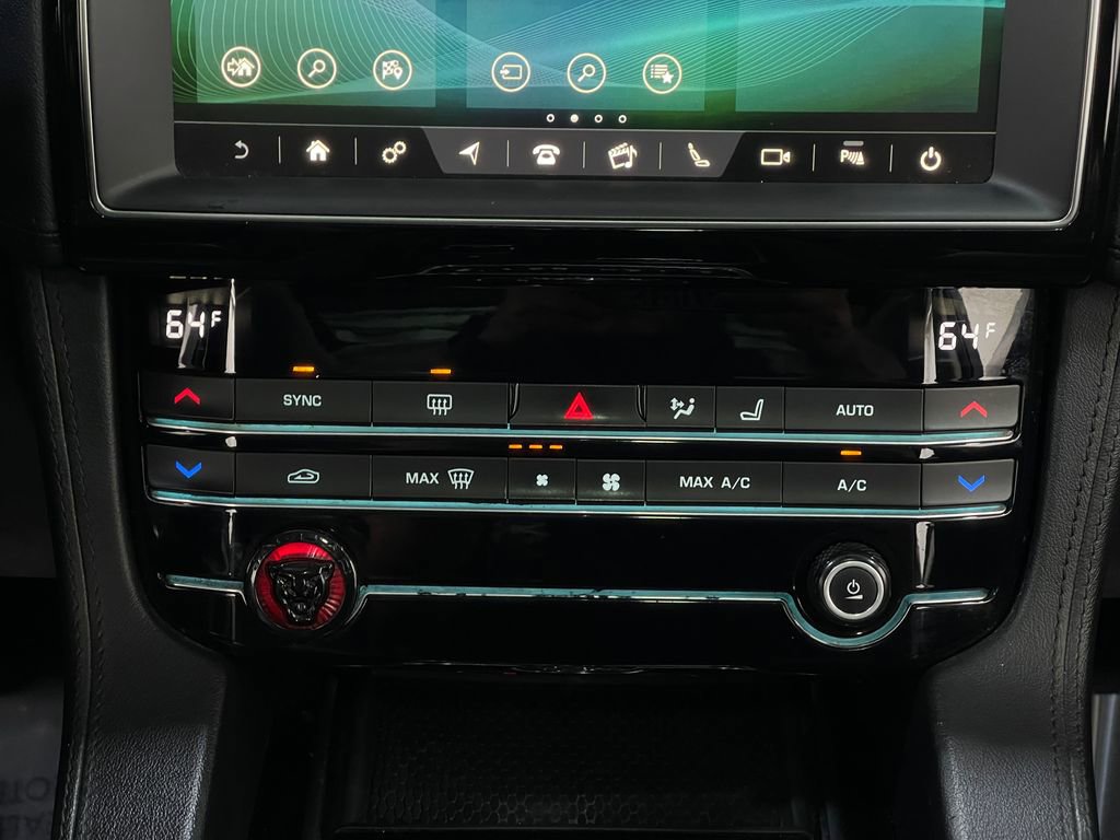Used 2020 Jaguar F-PACE Prestige image 26