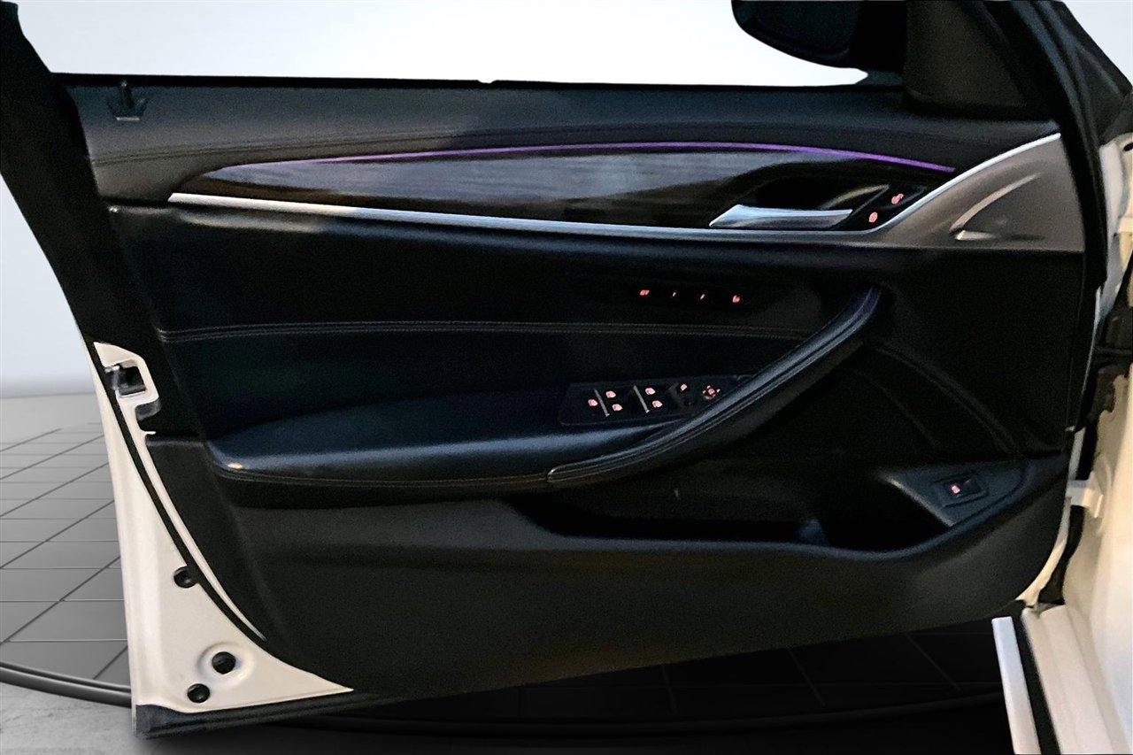 Used 2018 BMW 540i image 20