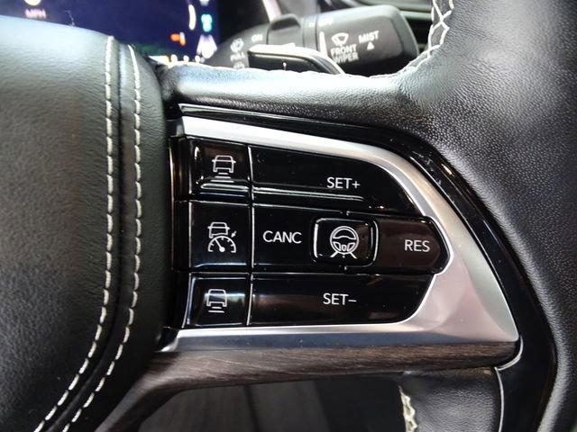 Certified 2022 Jeep Grand Cherokee Overland w/ Advanced Protech Group III AWD/4WD image 8