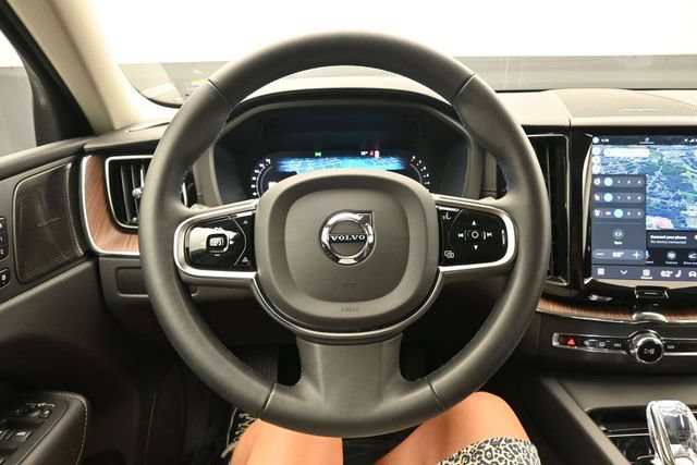 Used 2023 Volvo XC60 B5 Ultimate w/ Climate Package FWD image 24
