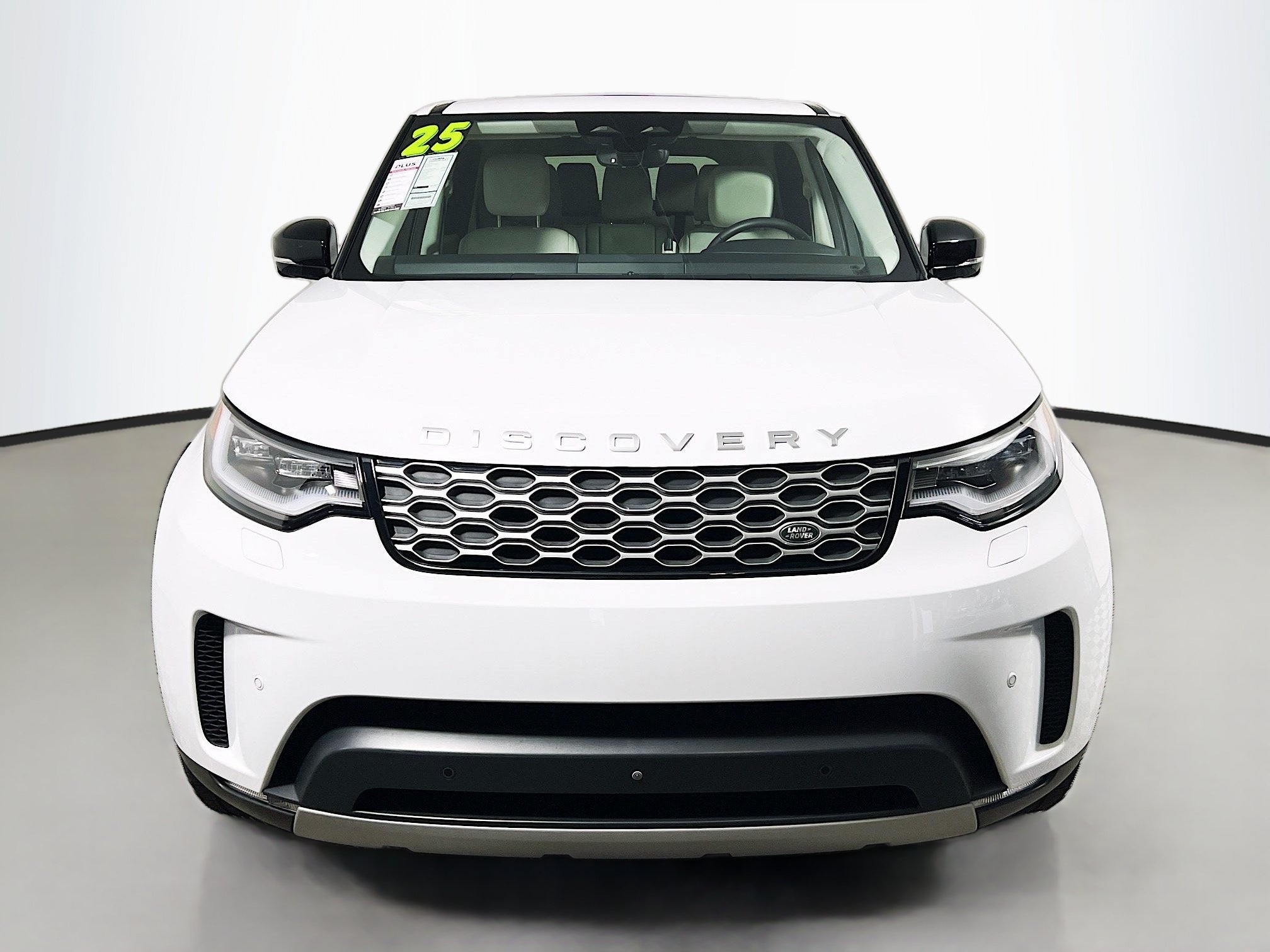 Used 2025 Land Rover Discovery S AWD/4WD image 11