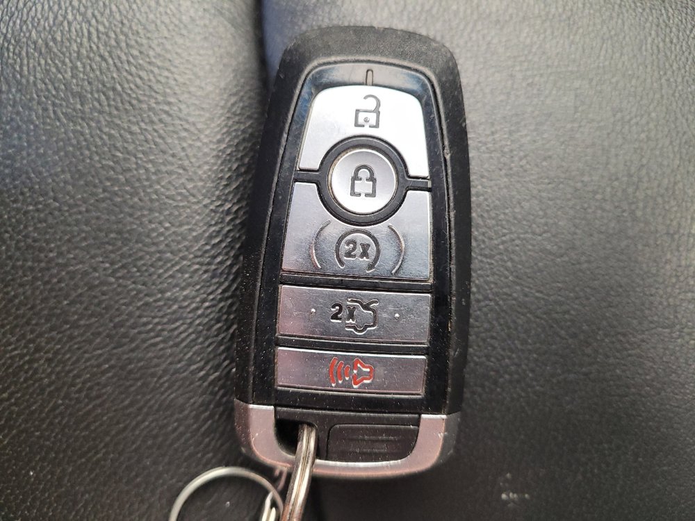 Used 2019 Ford Edge Titanium AWD/4WD image 32