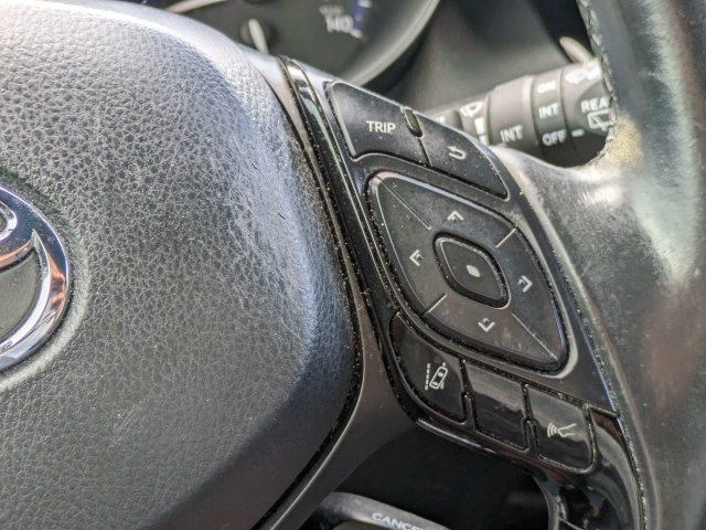 Used 2019 Toyota C-HR XLE FWD image 24