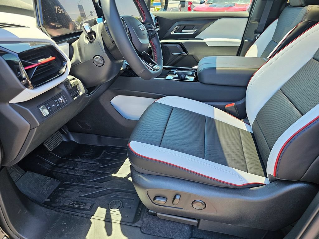 New 2026 Chevrolet Silverado EV 4x4 Crew Cab image 21