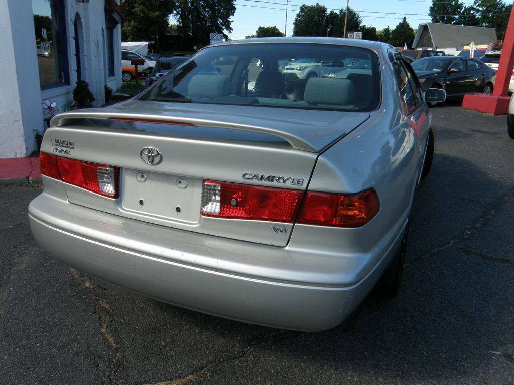 Used 2000 Toyota Camry LE image 3