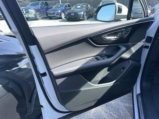 Used 2023 Audi Q7 2.0T Premium Plus w/ Premium Plus Package image 6