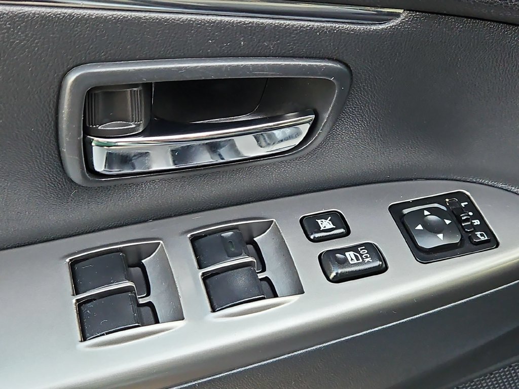 Used 2025 Mitsubishi Outlander Sport SE AWD/4WD image 13