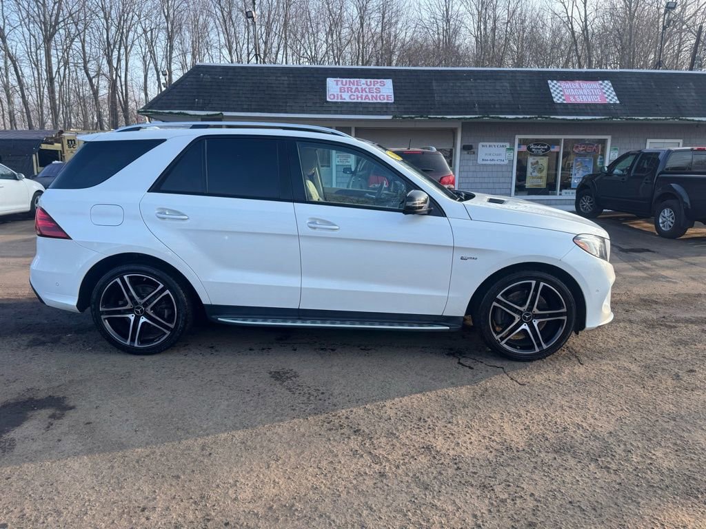 Used 2019 Mercedes-Benz GLE 43 AMG 4MATIC image 4
