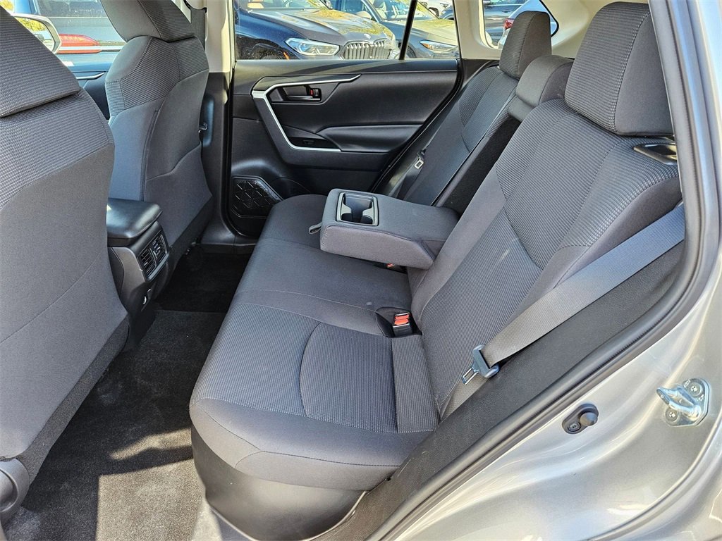 Used 2021 Toyota RAV4 LE image 20