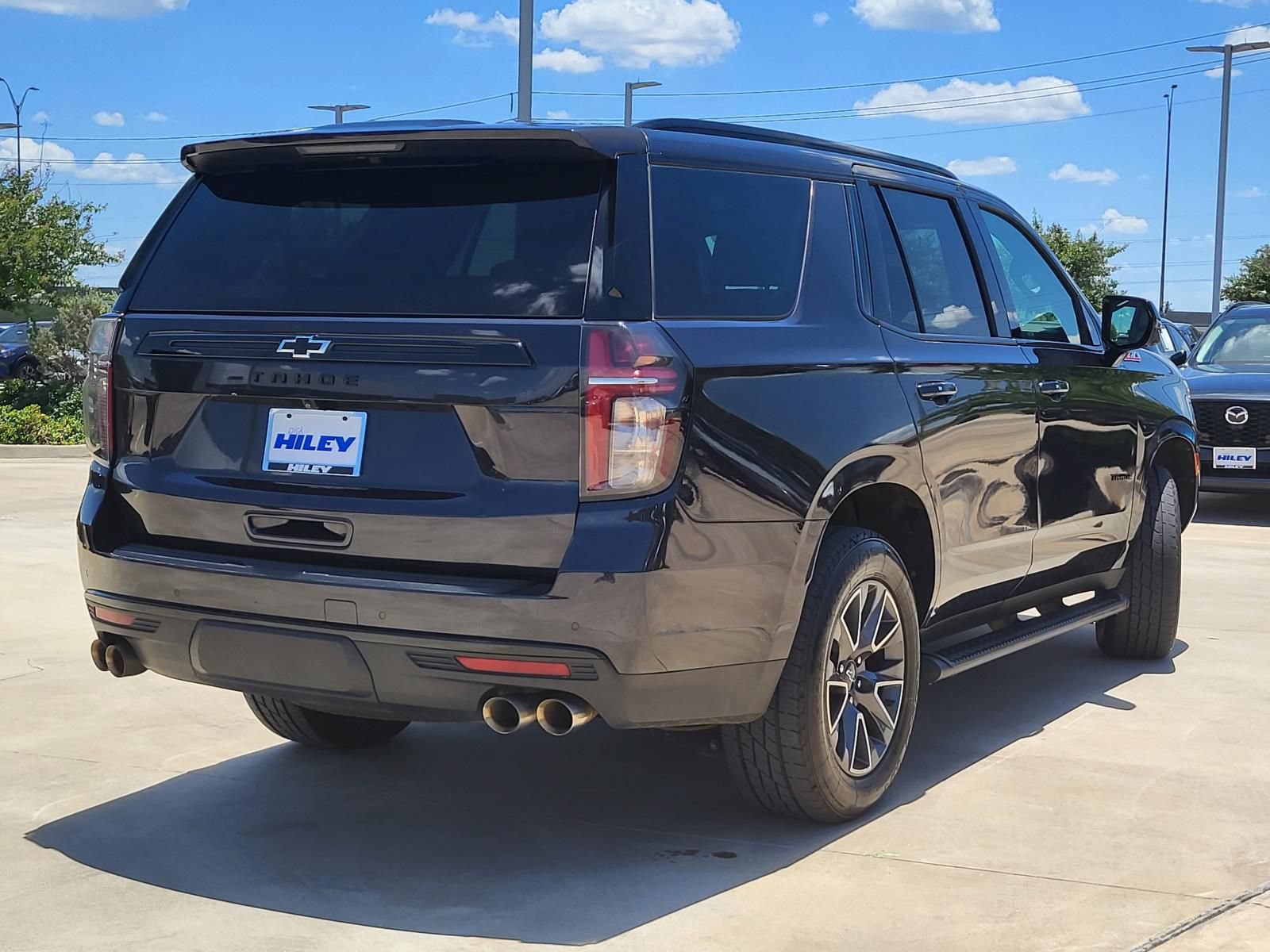 Used 2023 Chevrolet Tahoe Z71 w/ Z71 Off-Road Package AWD/4WD image 4