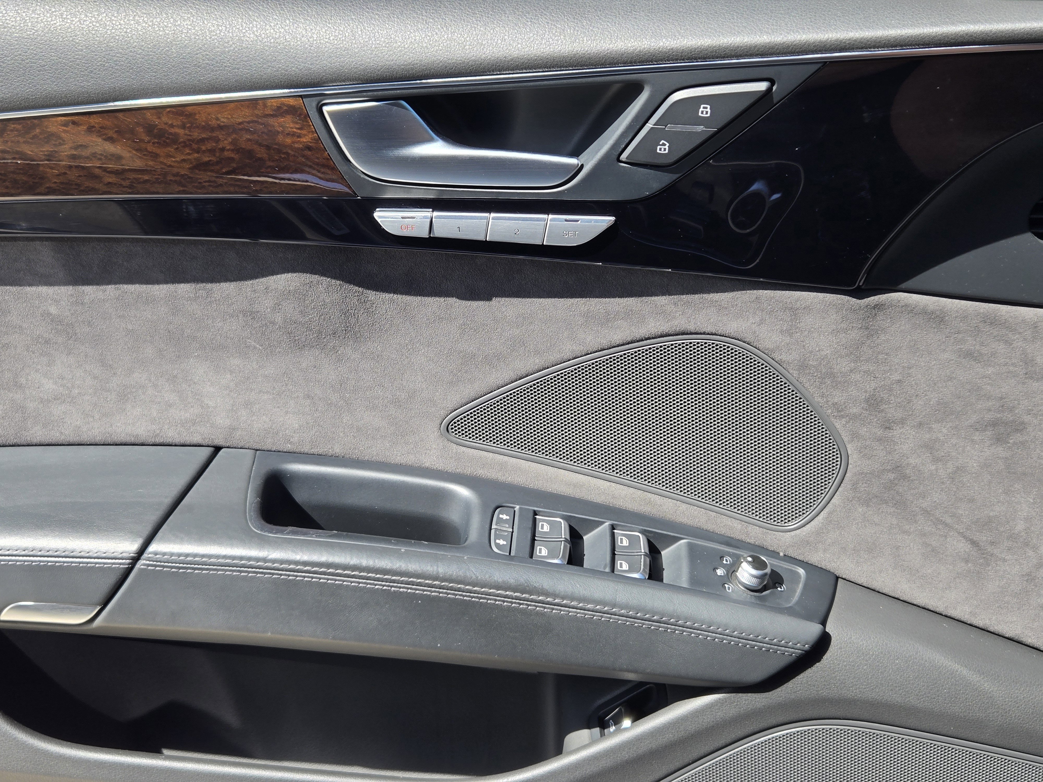 Used 2015 Audi A8 L 4.0T w/ Premium Package image 32