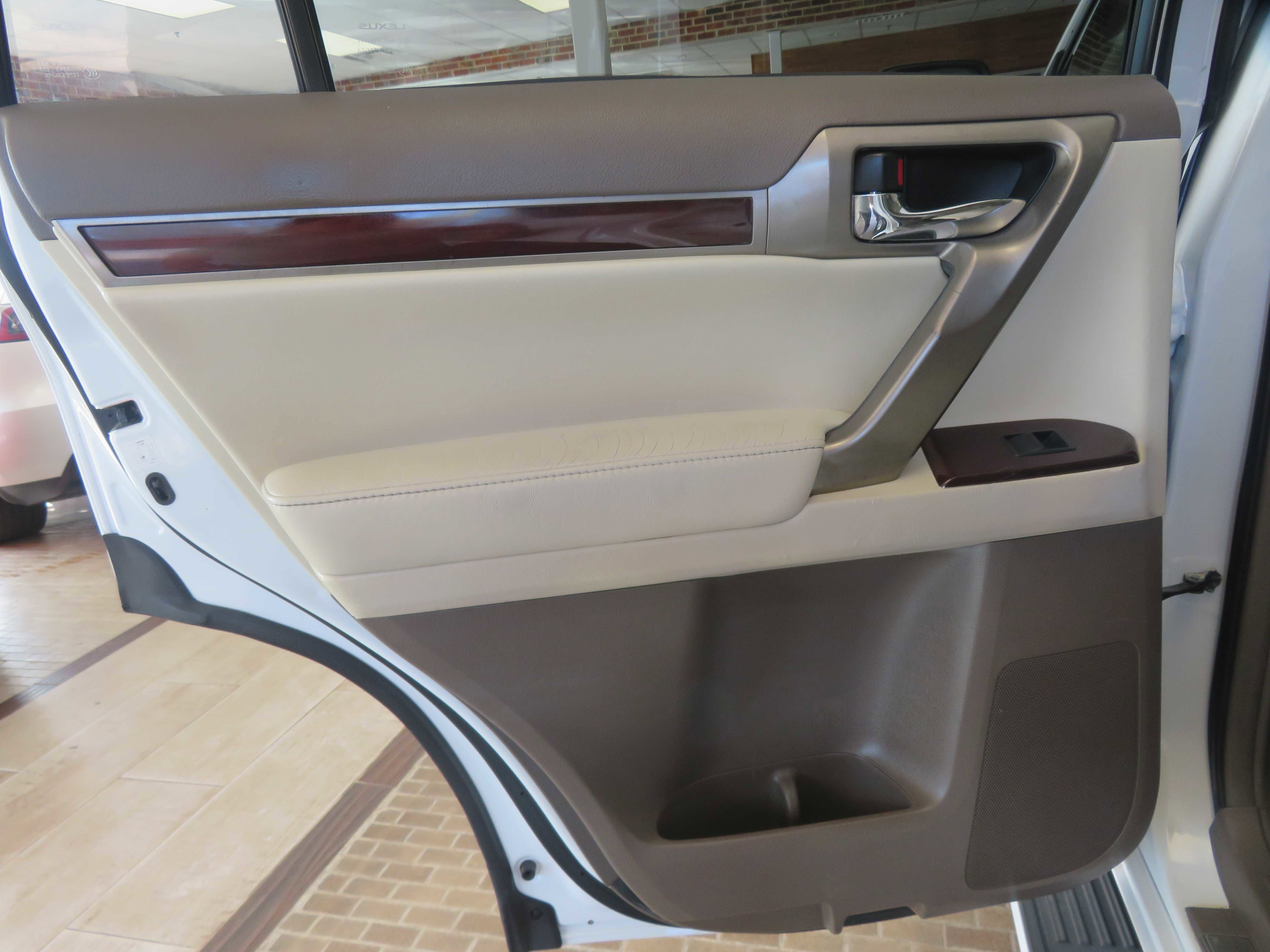 Used 2014 Lexus GX 460 w/ Premium Package image 17