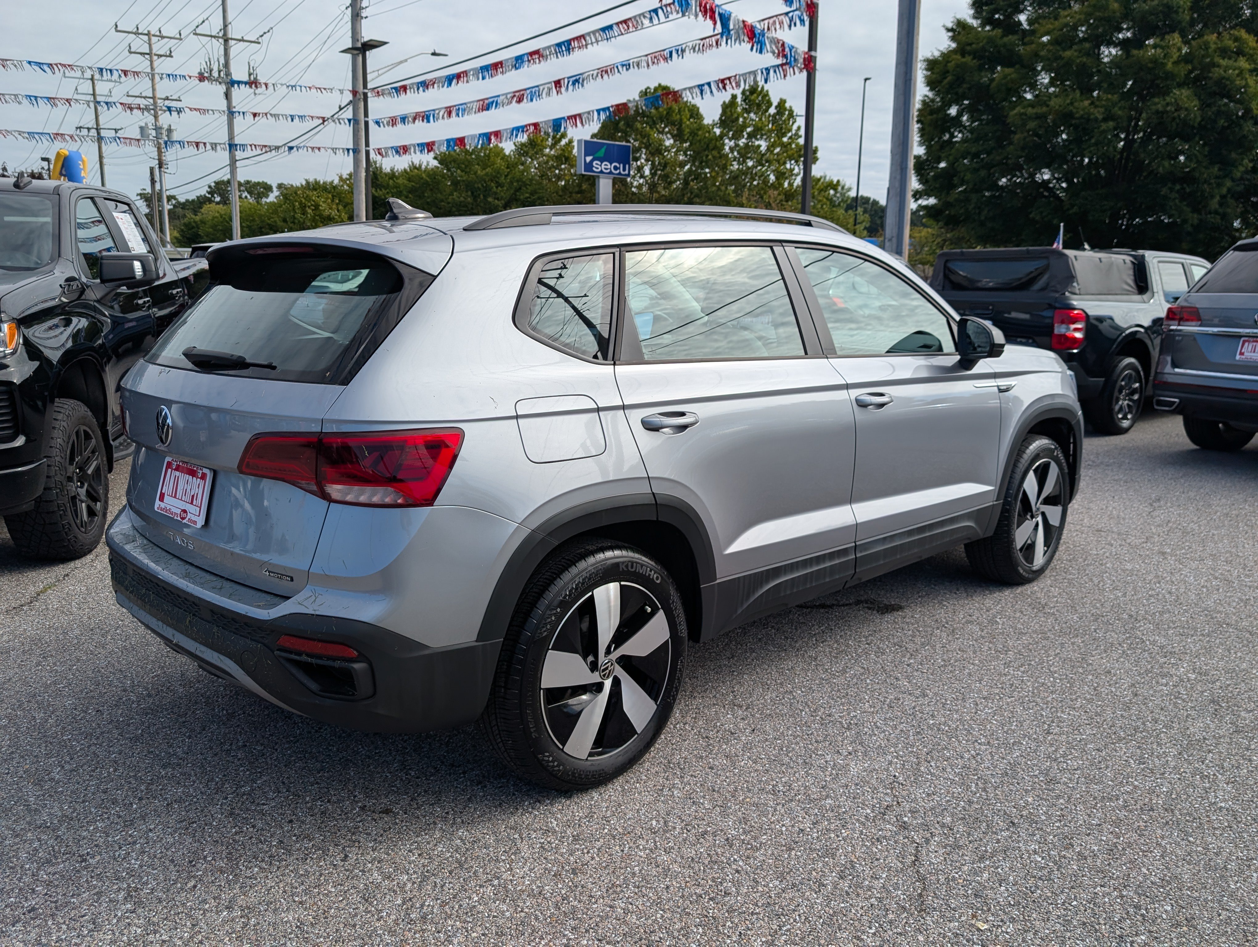 Used 2024 Volkswagen Taos S AWD/4WD image 3