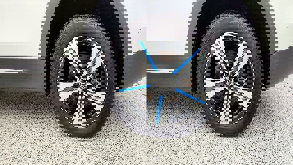 Used 2023 Mercedes-Benz EQB 250+ w/ Exclusive Package image 9