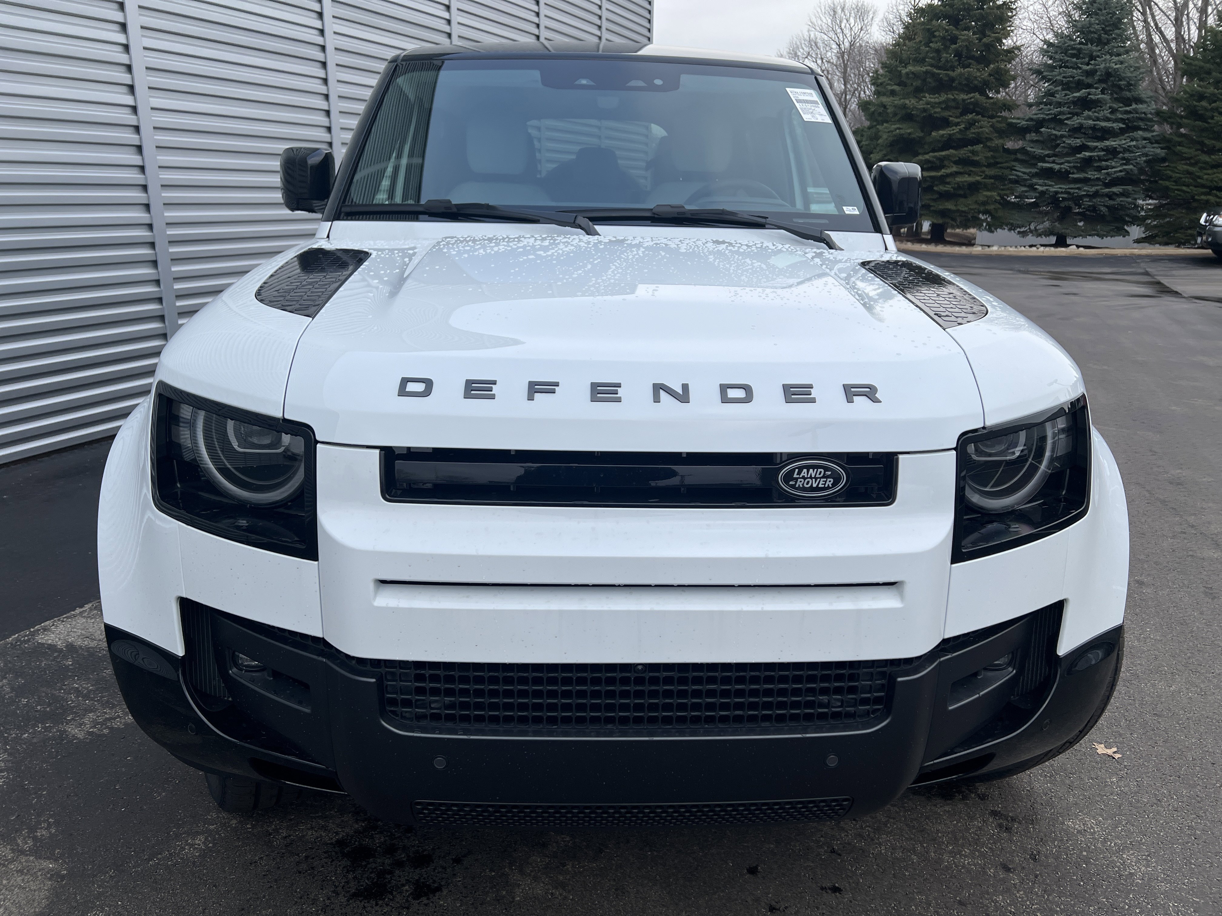 New 2026 Land Rover Defender 110 X-Dynamic SE image 4