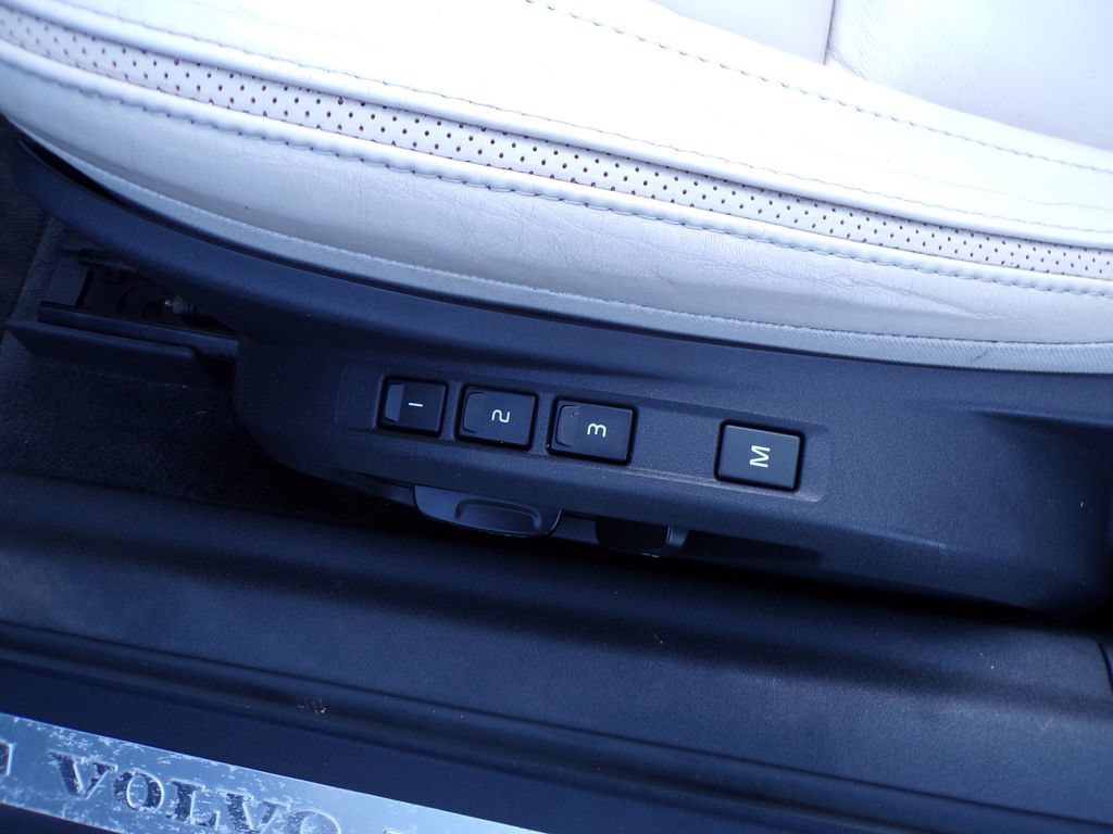 Used 2012 Volvo C70 T5 FWD image 17