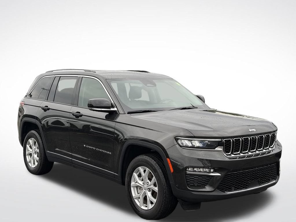 Used 2023 Jeep Grand Cherokee Limited w/ Luxury Tech Group II AWD/4WD image 2