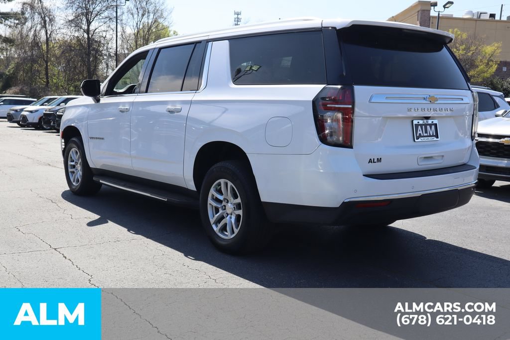 Used 2024 Chevrolet Suburban LT RWD image 9