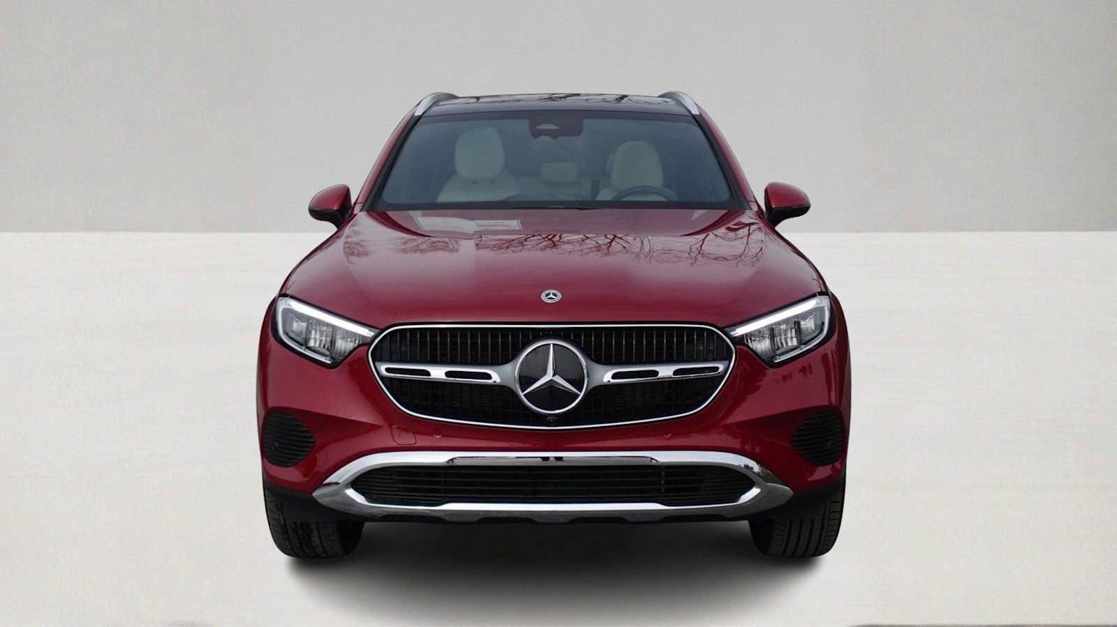 Used 2026 Mercedes-Benz GLC 300 4MATIC image 2