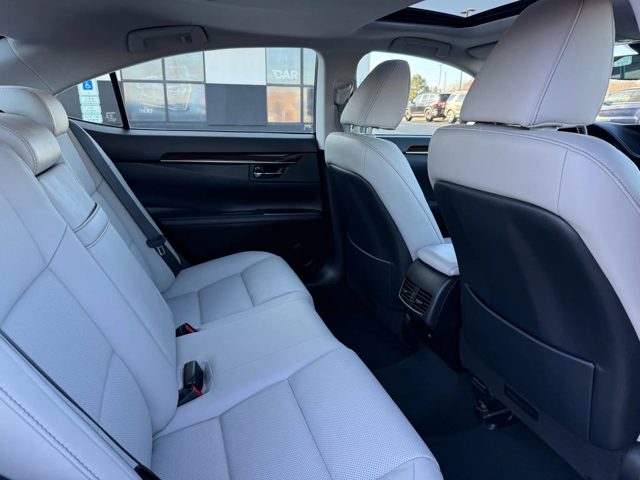 Used 2018 Lexus ES 350 image 23