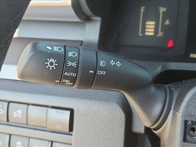 Used 2024 Toyota Tacoma SR5 AWD/4WD image 15
