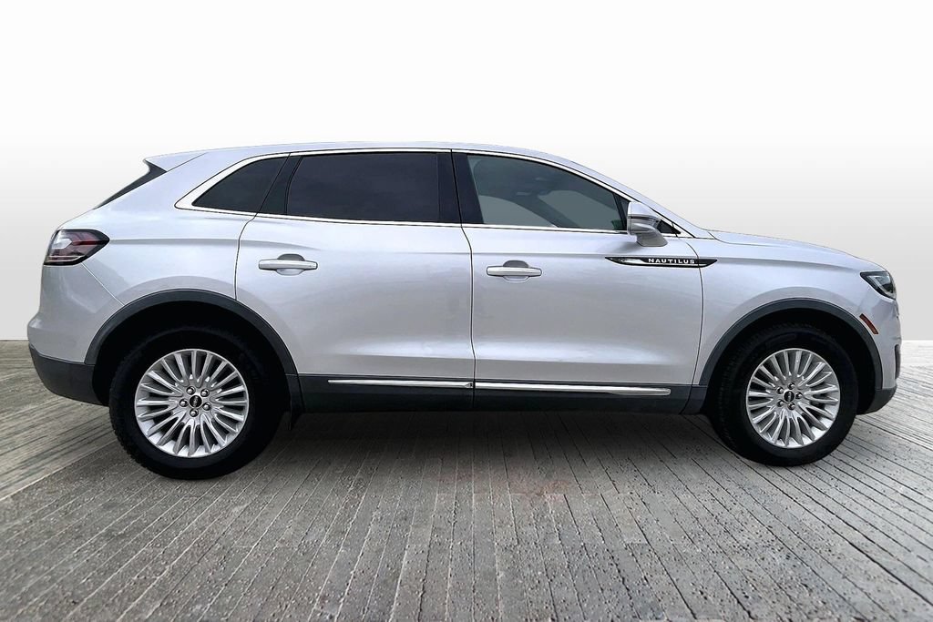 Used 2019 Lincoln Nautilus Premier AWD/4WD image 8