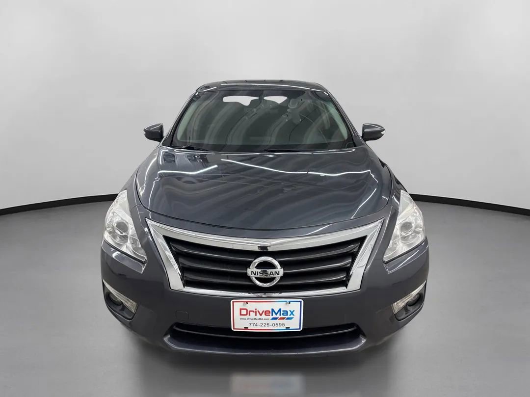 Used 2013 Nissan Altima 2.5 SL w/ Technology Pkg FWD image 2