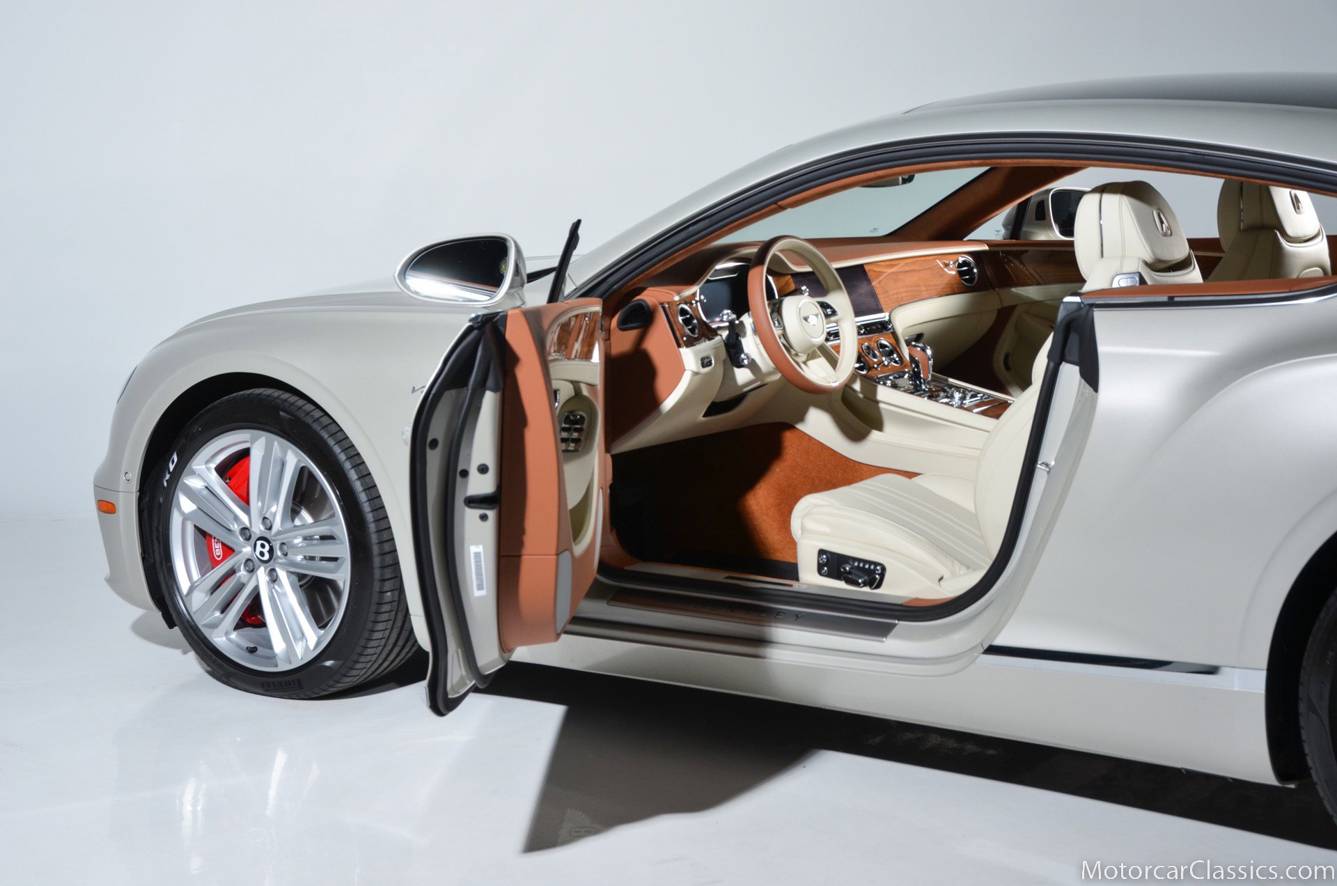 Used 2022 Bentley Continental GT image 24