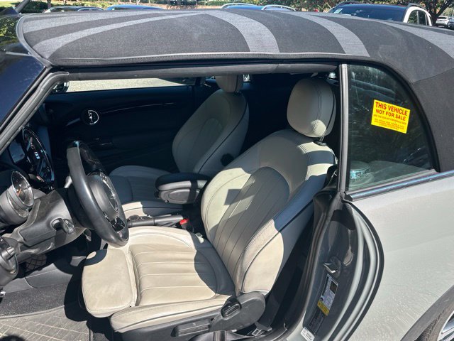 Used 2019 MINI Cooper Convertible w/ Signature Upholstery Package FWD image 9