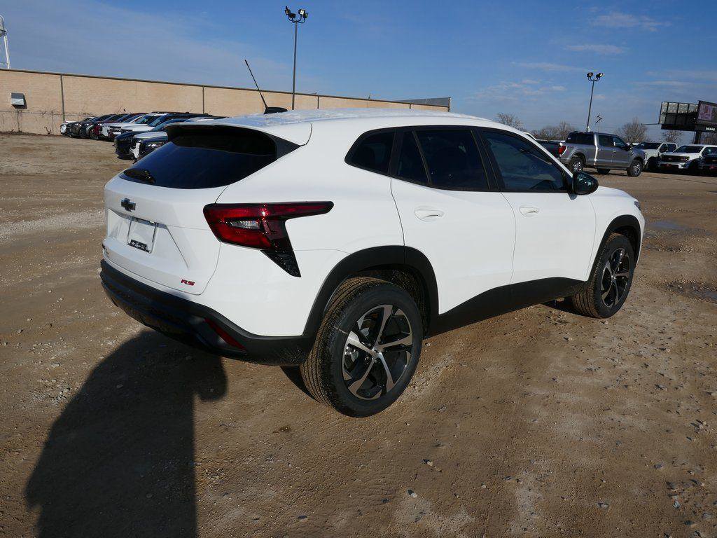 New 2026 Chevrolet Trax RS w/ Sunroof Package image 3