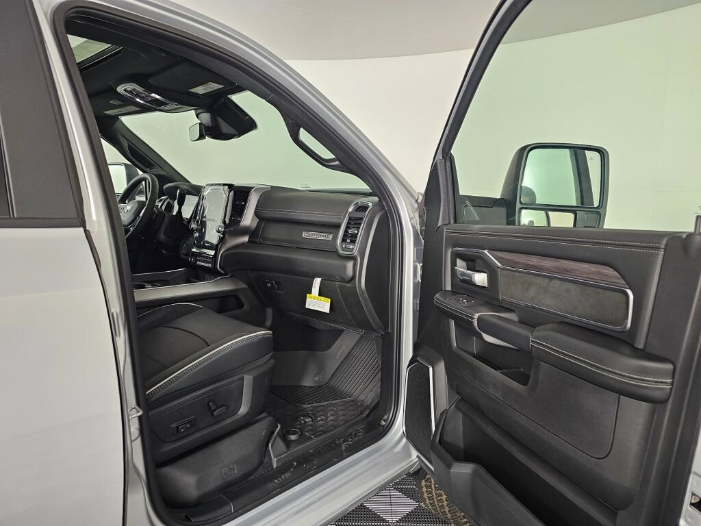 New 2026 RAM 3500 Laramie w/ Night Edition AWD/4WD image 38