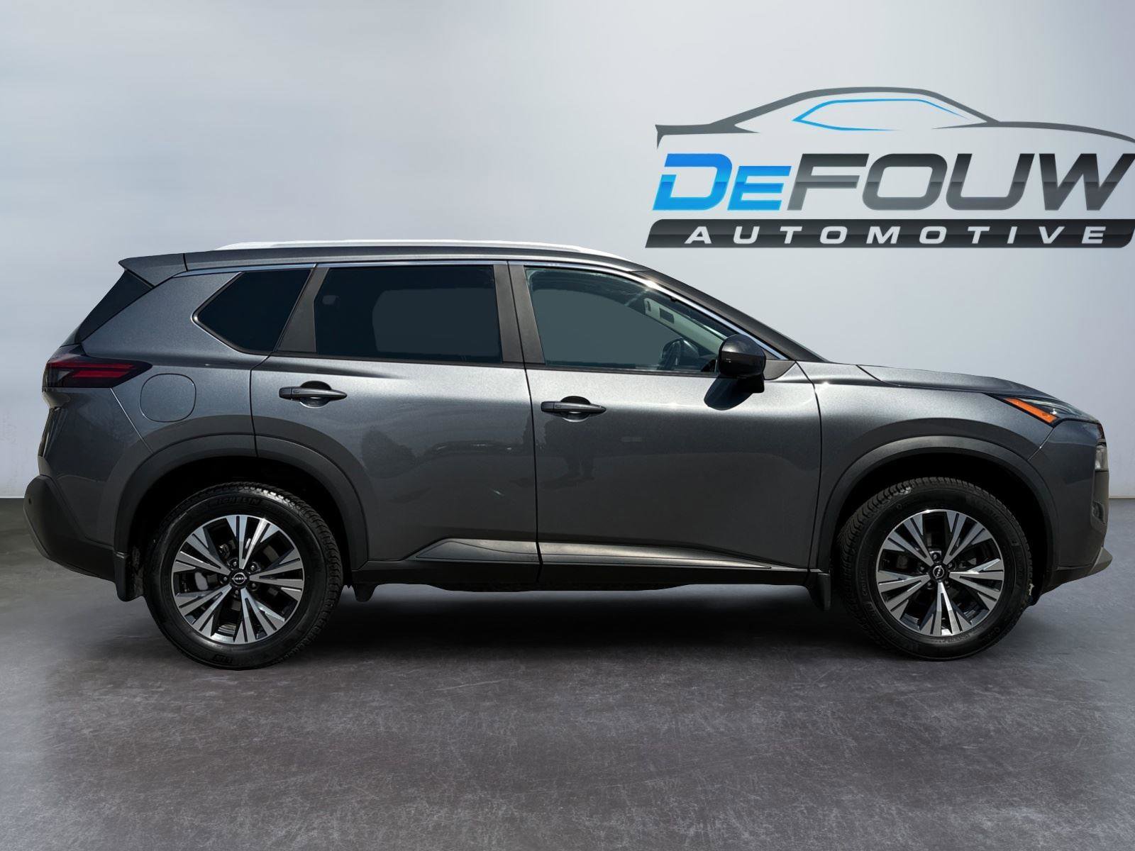 Used 2023 Nissan Rogue SV w/ SV Premium Package AWD/4WD image 2
