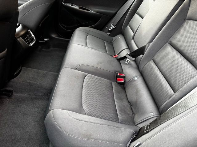 Used 2017 Chevrolet Malibu Hybrid image 6