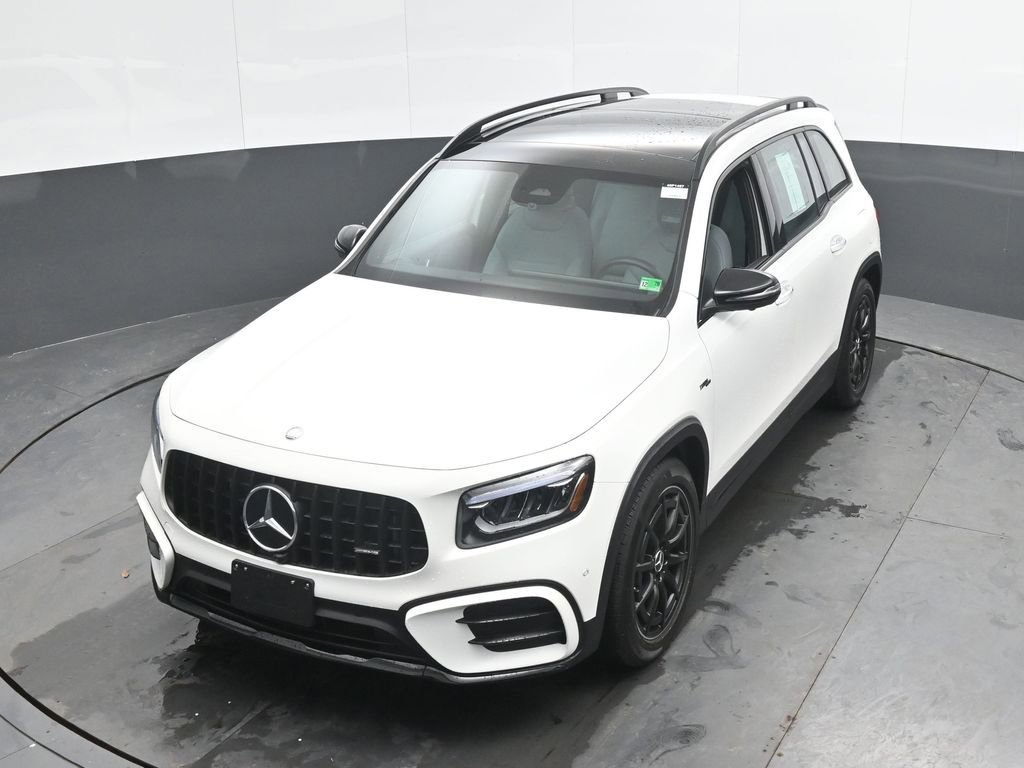 Used 2025 Mercedes-Benz GLB 35 AMG 4MATIC image 32