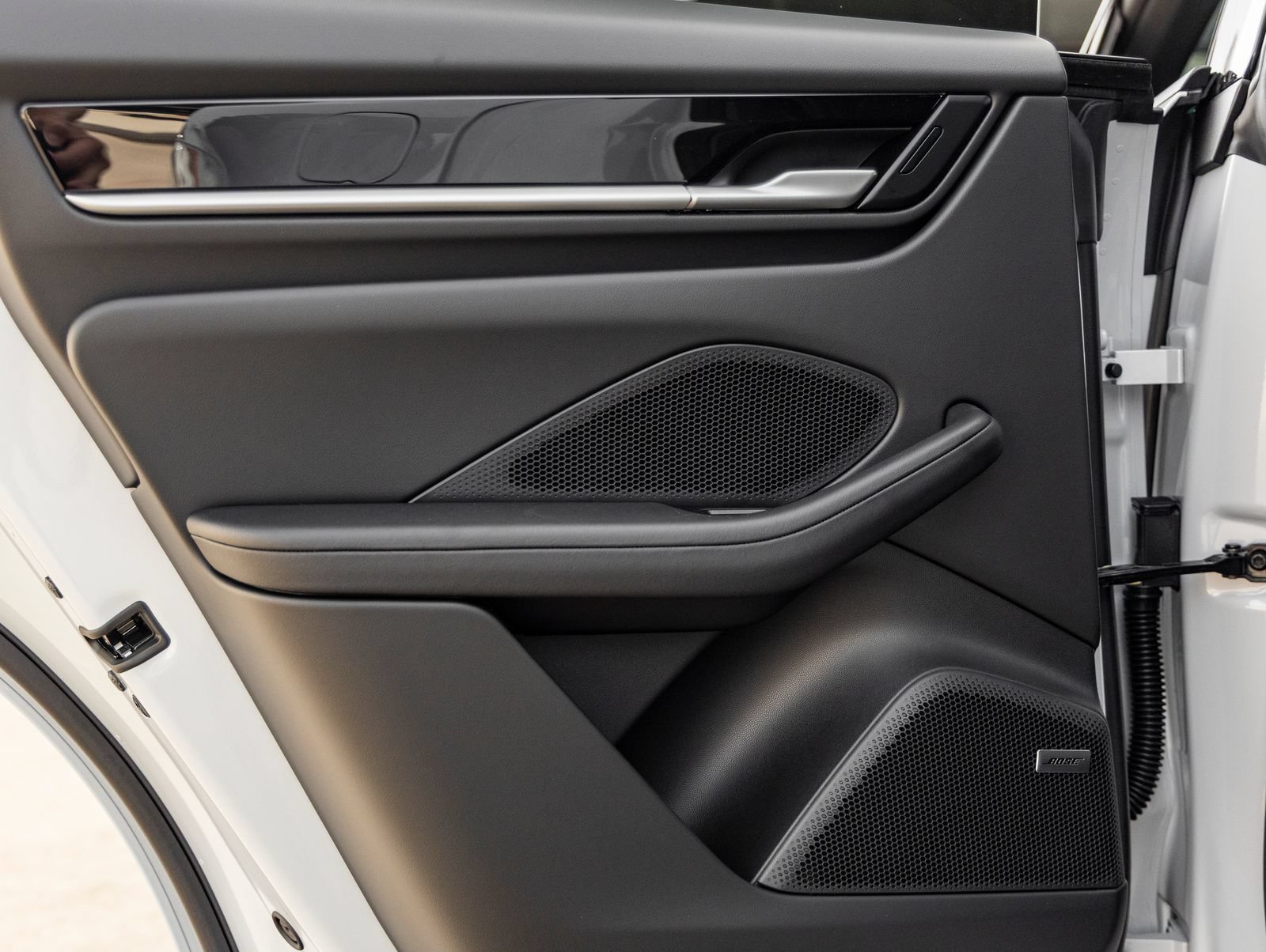Certified 2026 Porsche Macan 4 Electric AWD/4WD image 30