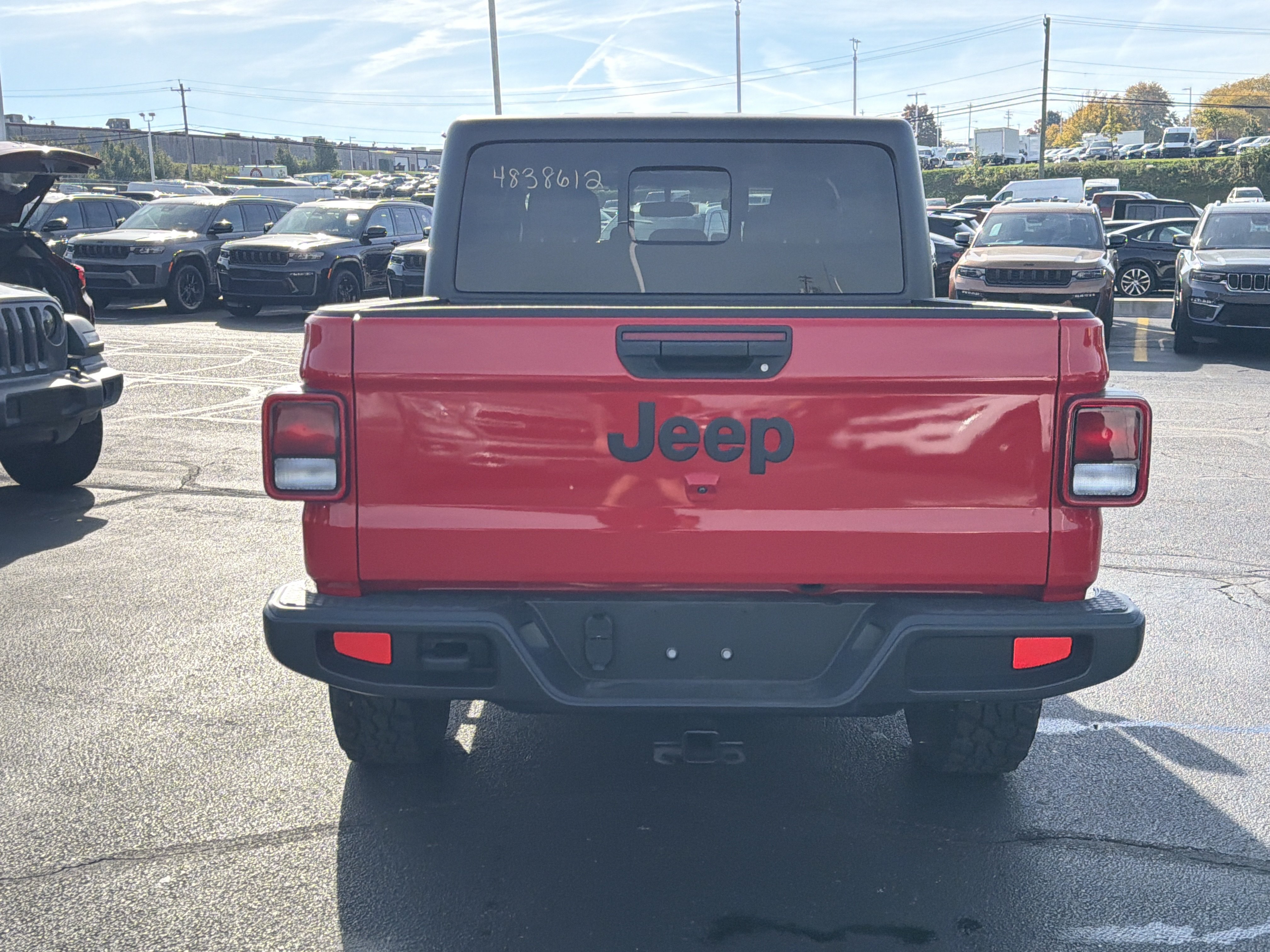 Used 2023 Jeep Gladiator Sport AWD/4WD image 9