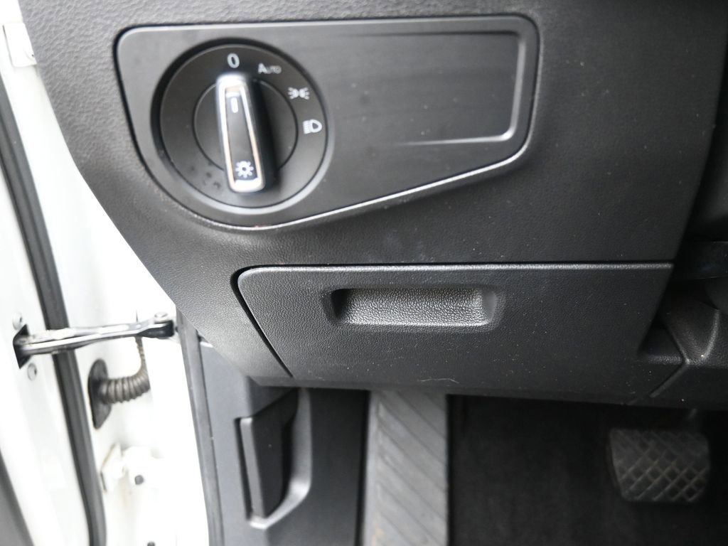 Used 2022 Volkswagen Tiguan SE FWD image 16